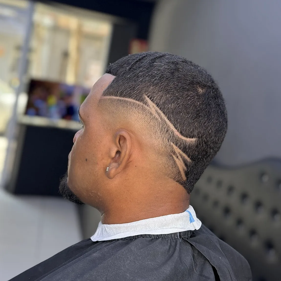 Diseño de líneas hecho en Jowel Barber Studio, barbería en L'Hospitalet